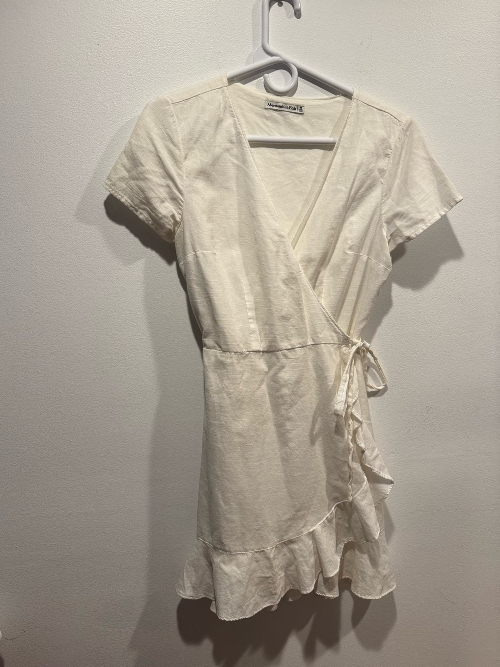 Abercrombie & Fitch linen-blend wrap mini dress